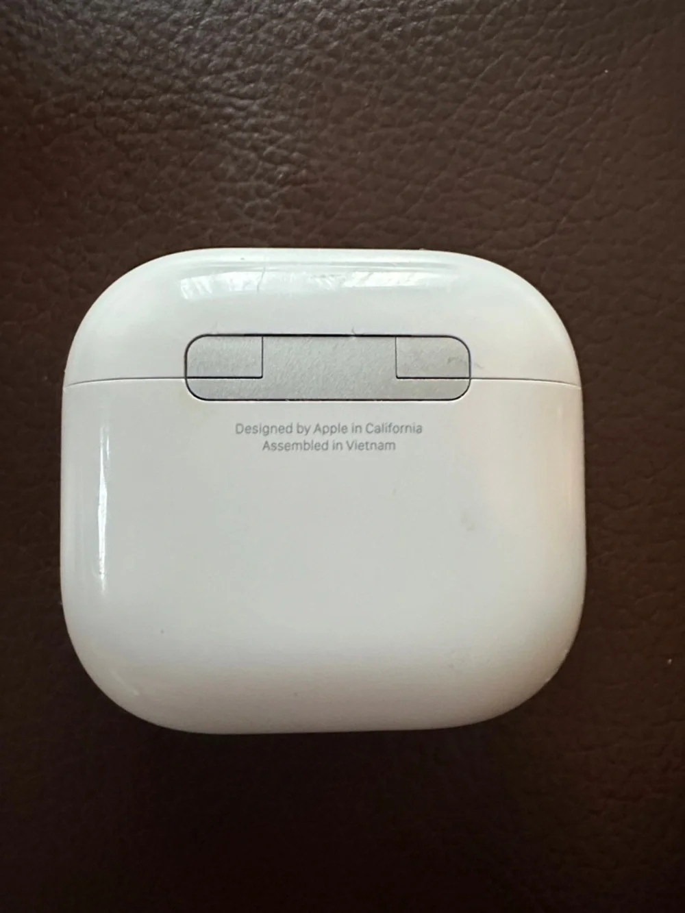 Apple AirPods 4th Generation Charging Case (Model A3058) - Picture 3 of 6